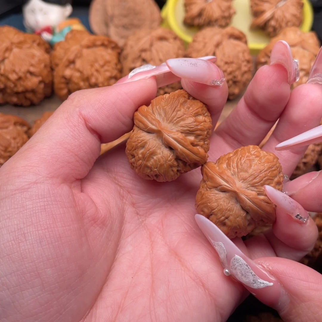 桐****文玩核桃把件全品平谷元宝33