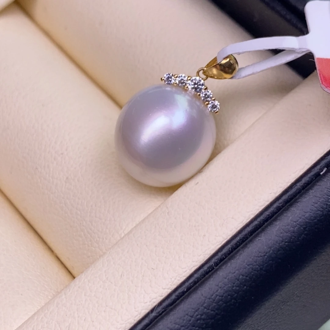 颈饰18K金镶嵌海水珍珠