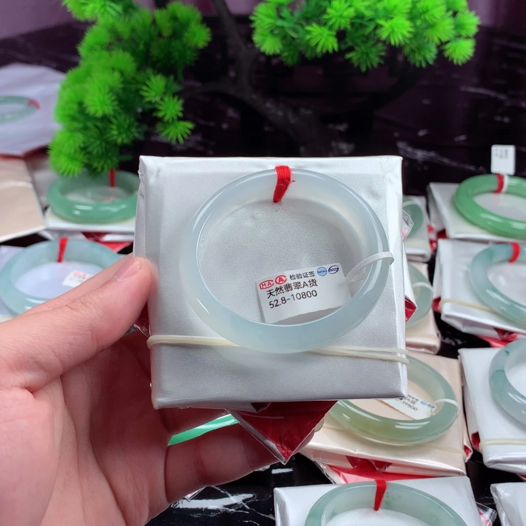 翡翠手镯未镶嵌缅甸翡翠天然手镯