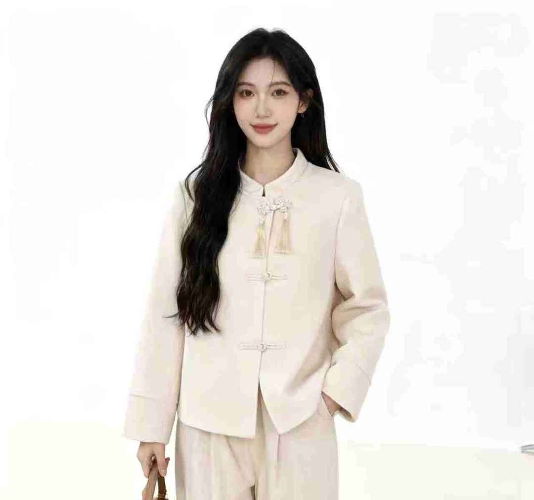 B25秋季新款气质新中式立领盘扣流苏短款外套上衣女秋冬冬季红色