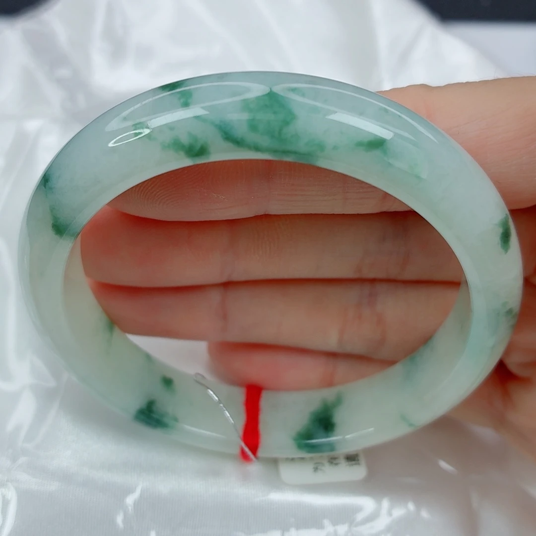 翡翠未镶嵌手镯55.6正圈，飘绿花，性价比高，02