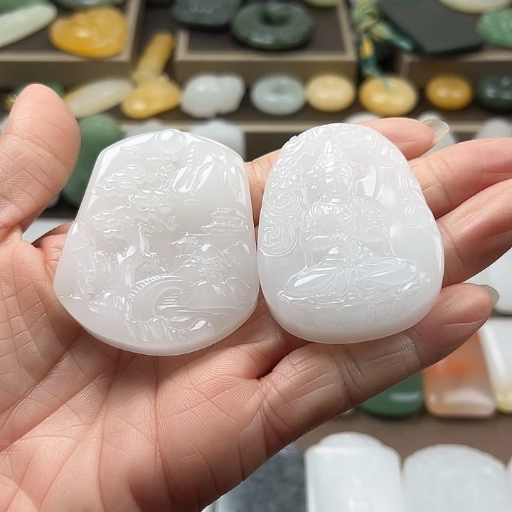 *****石英质玉（金丝玉）未镶嵌颈饰