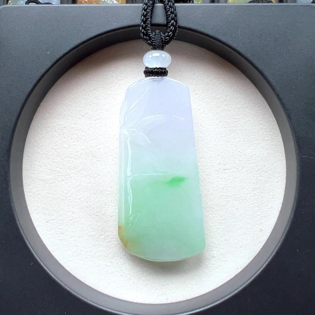 Y***洁翡翠未镶嵌颈饰竹节