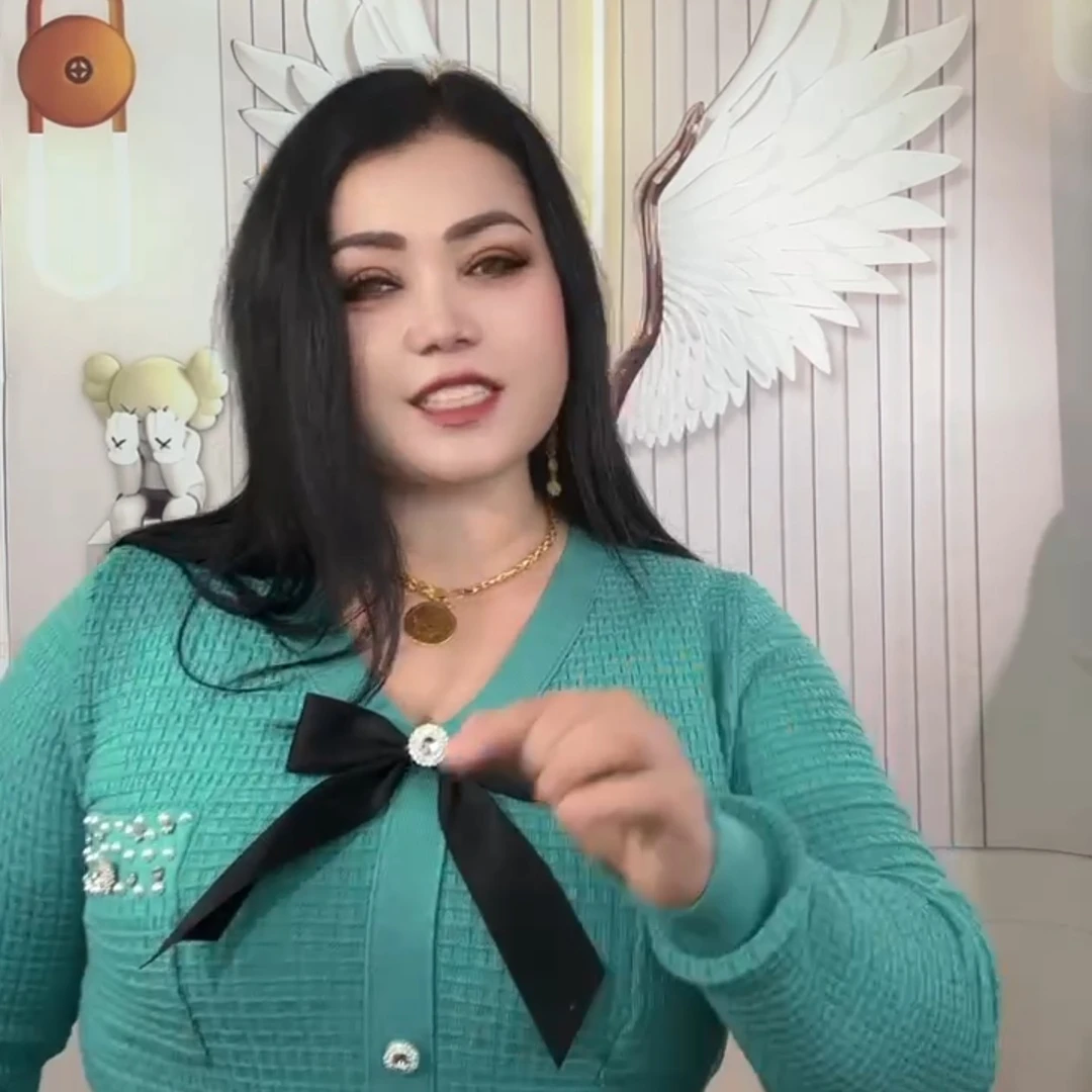 连衣裙包臀裙A字裙V领绿色女装编织秋冬秋季网红设计师休闲