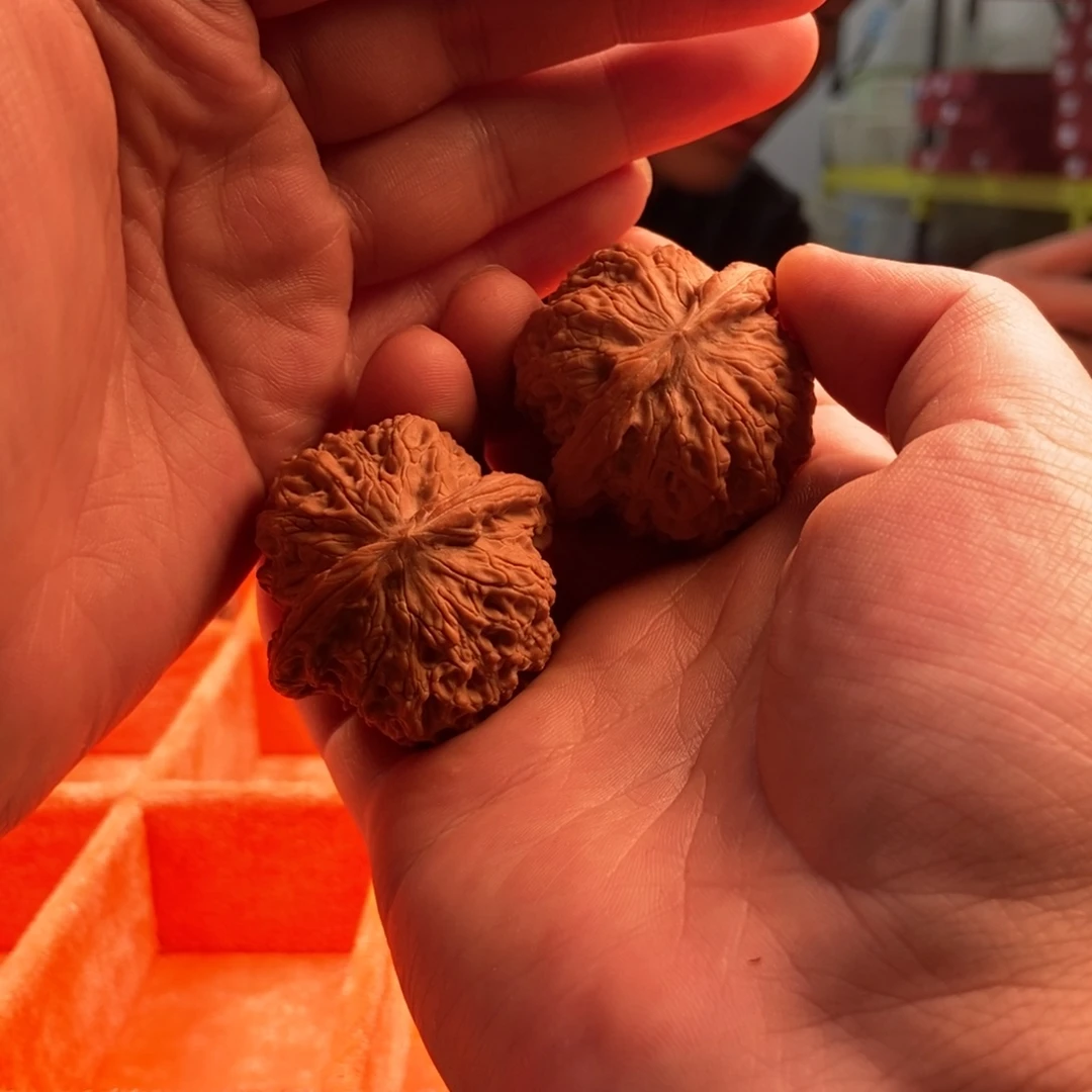 吊坠文玩核桃血麒麟