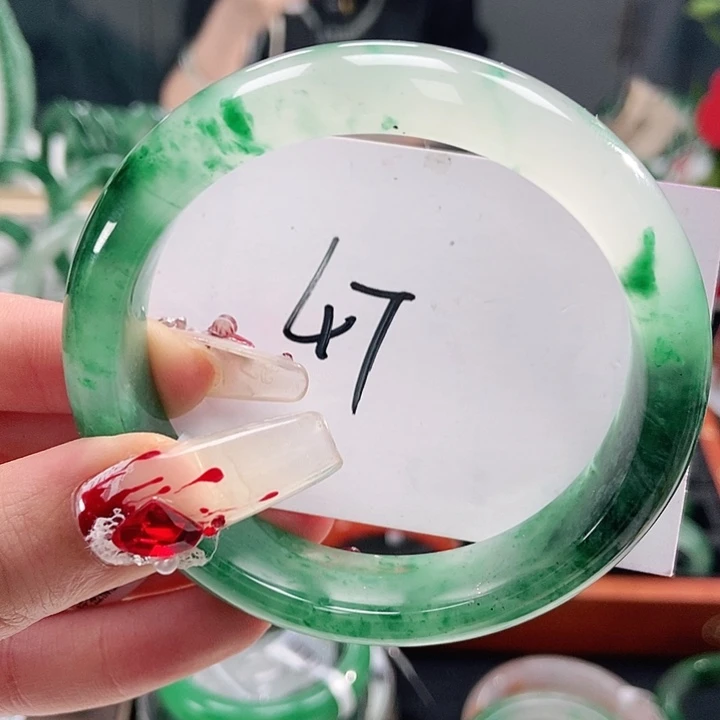 石英质玉手镯未镶嵌天然A货非洲翠手镯