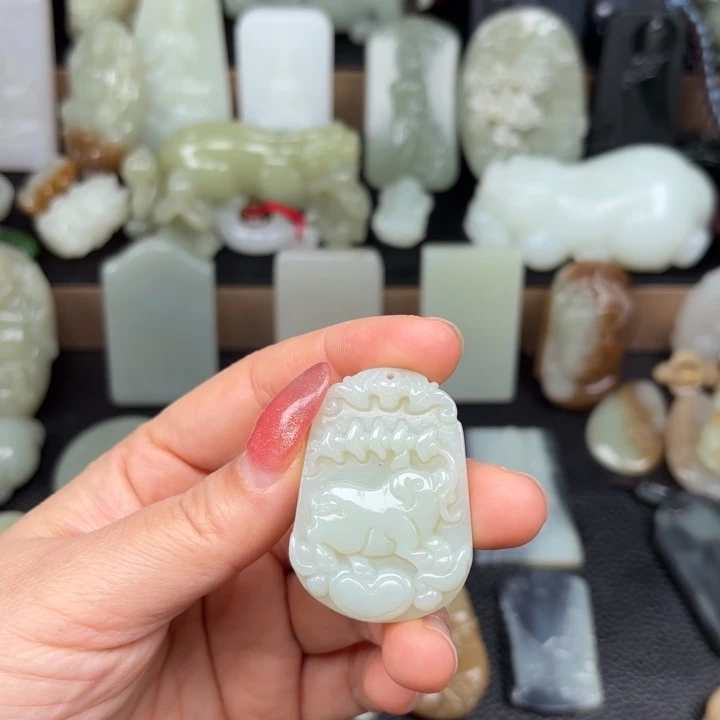 颈饰未镶嵌和田玉