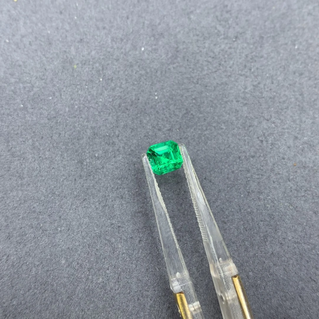 祖母绿裸石0.89ctswat祖母绿 GUILD 极微油 沃顿