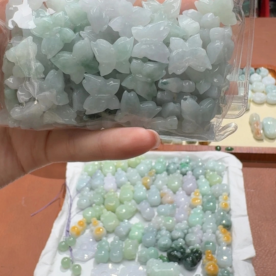 未镶嵌挂件翡翠福利1个，不包邮，拍一单邮费发货
