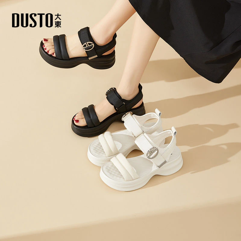 大东女鞋2025夏季新款休闲百搭软底高跟凉鞋时尚金属方扣鞋子5022