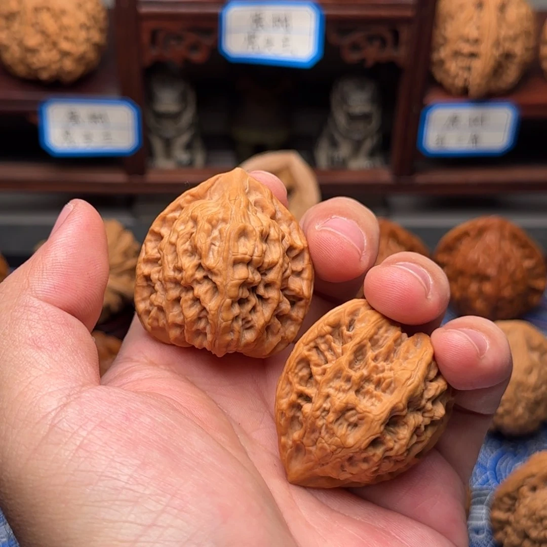 文玩核桃把件?***义39原树青龙虎