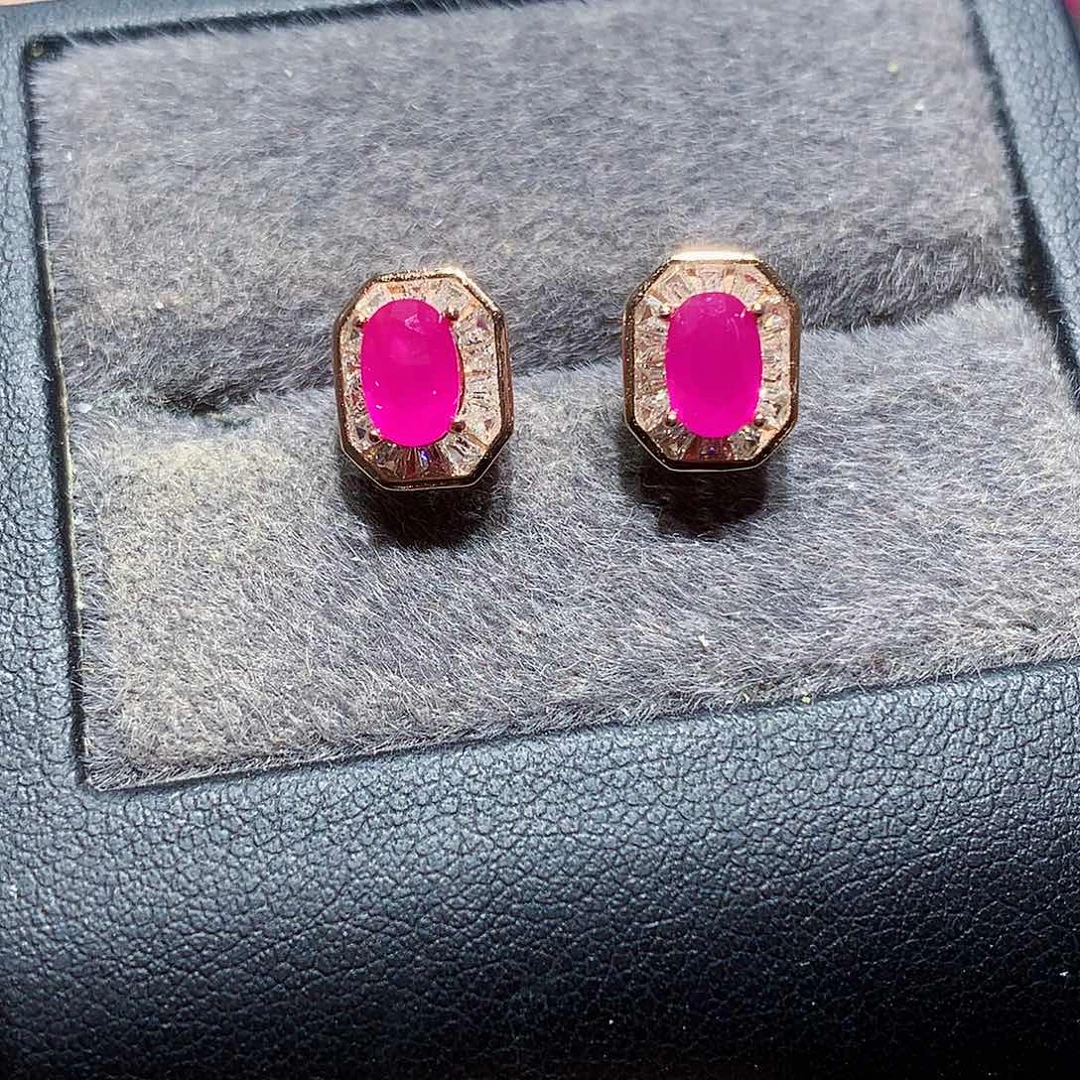 银S925镶嵌红宝石耳饰