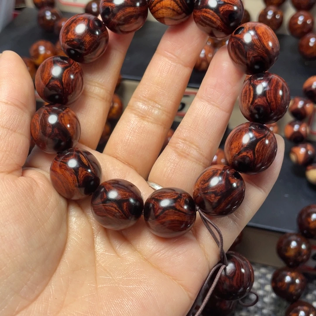 晟***饰花梨木类1.8鬼脸对眼