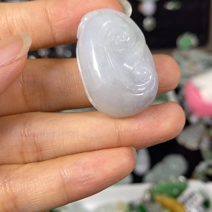 翡翠未镶嵌颈饰翡翠未镶嵌颈饰