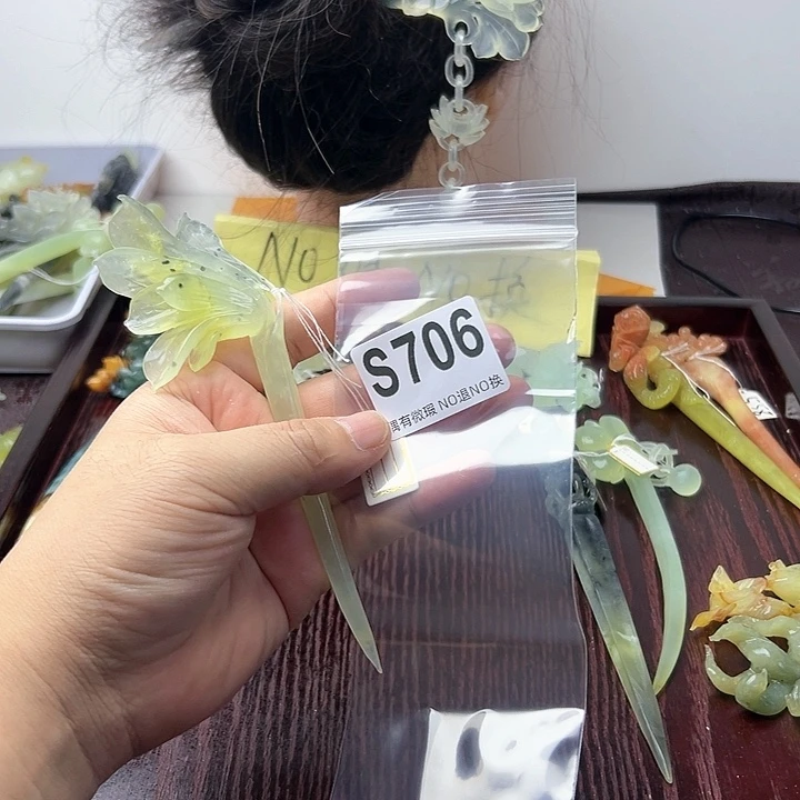 蛇纹石玉发饰合金随**安