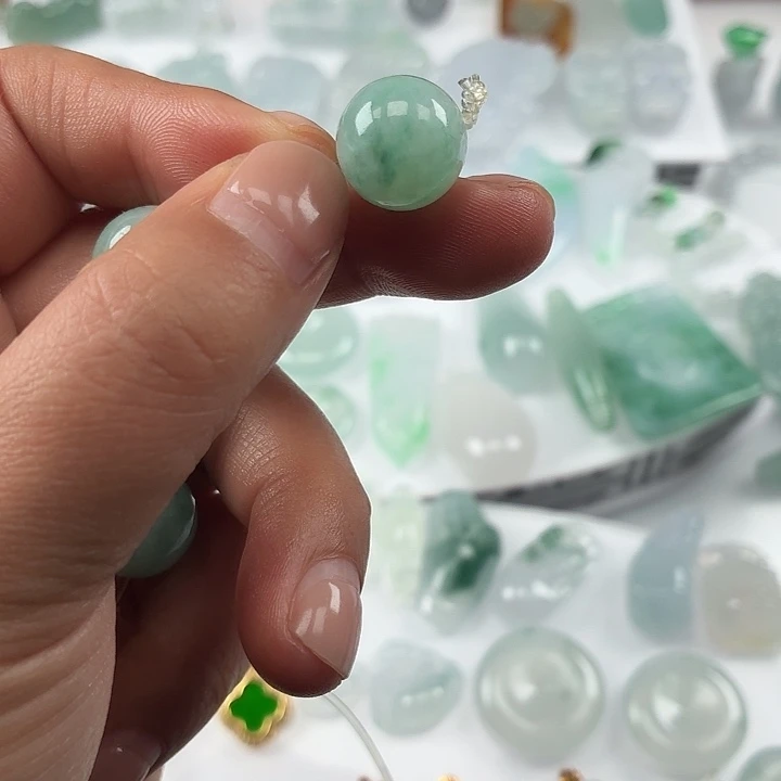 翡翠未镶嵌颈饰纯A