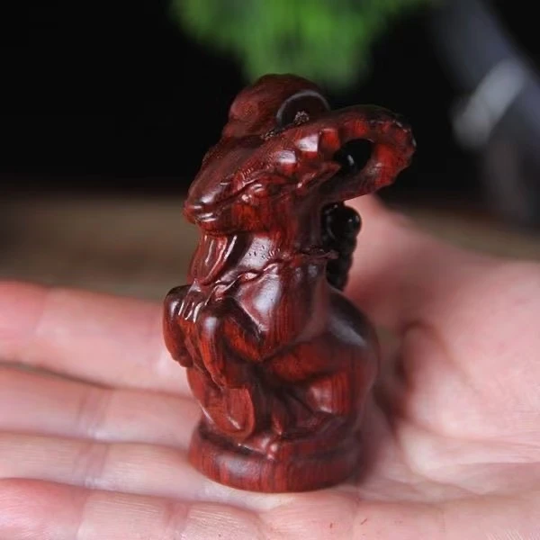 十二生肖羊木质手把件