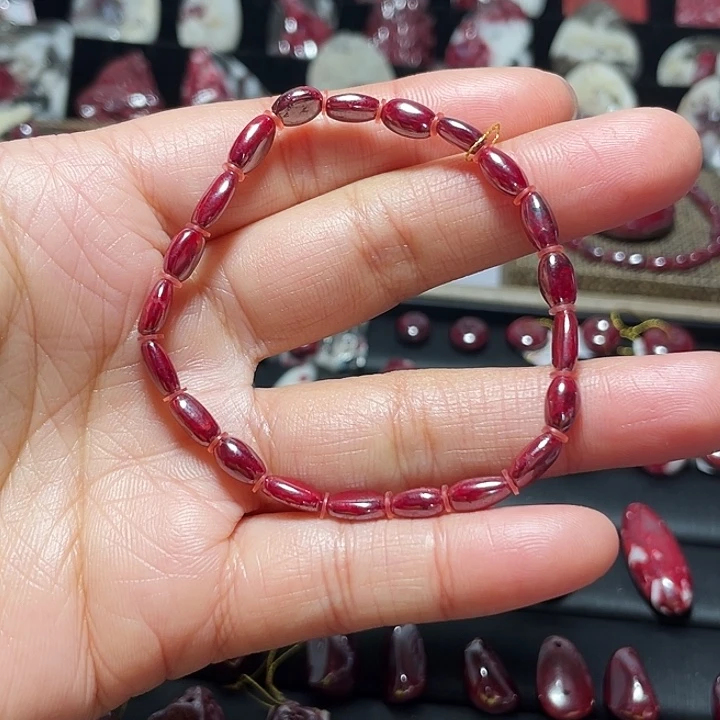 天然辰砂原矿随形珠手链13.6克