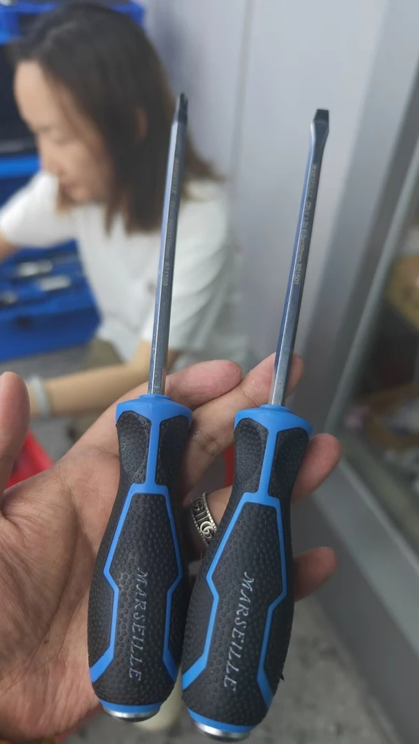 150长穿心螺丝刀十字一字各一只汽修工具