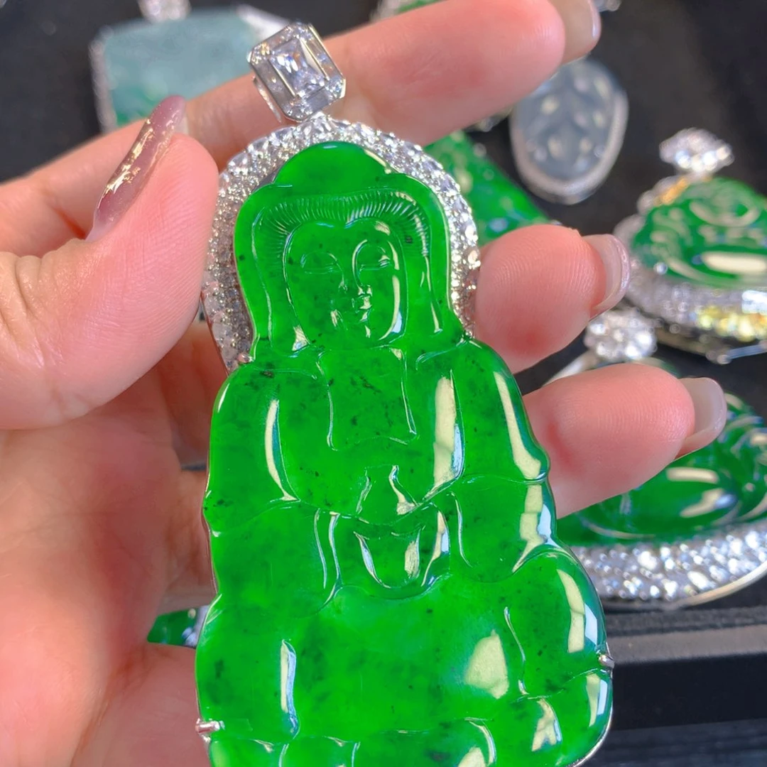 翡翠颈饰未镶嵌翡翠