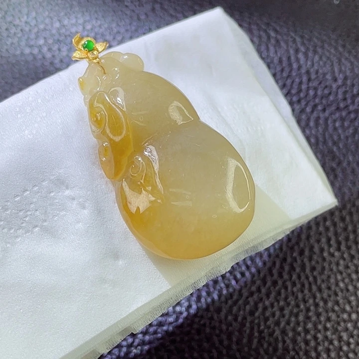 翡翠颈饰18K金镶嵌翡翠