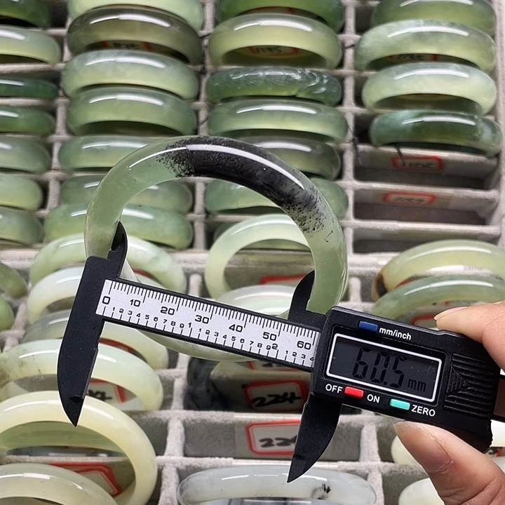 未镶嵌蛇纹石玉手镯225