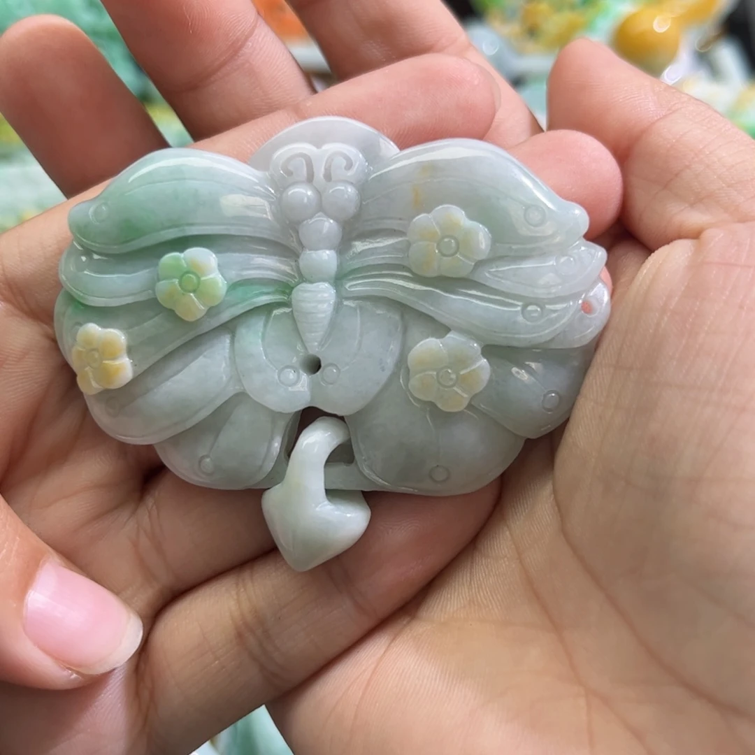 翡翠未镶嵌颈饰待编织