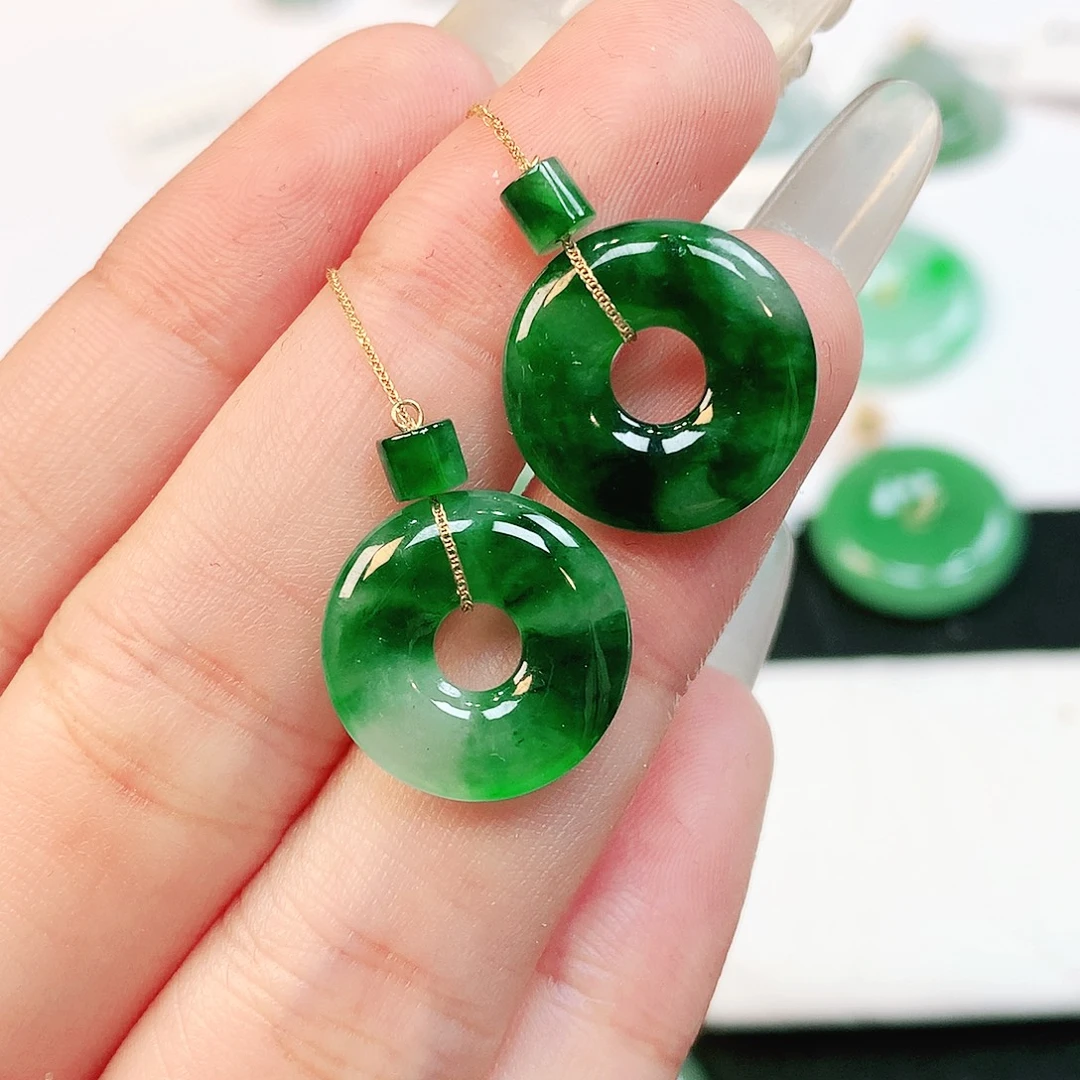 翡翠18K金镶嵌颈饰