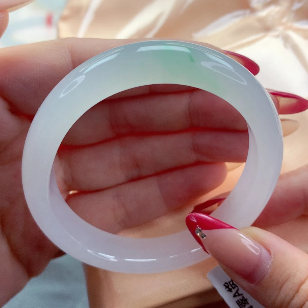 未镶嵌手镯翡翠9903白底青韵 起胶 52贵妃