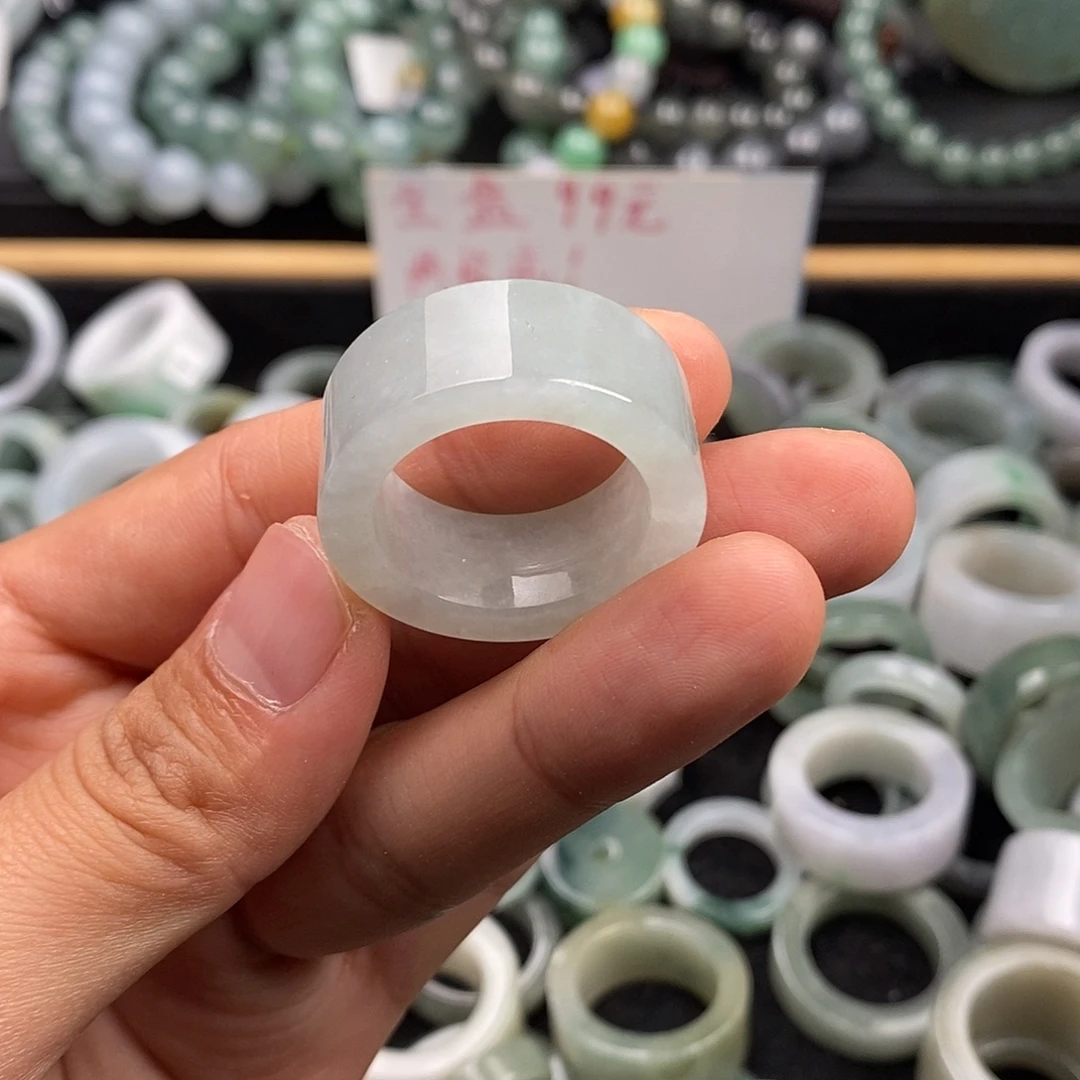 翡翠未镶嵌戒指翡翠