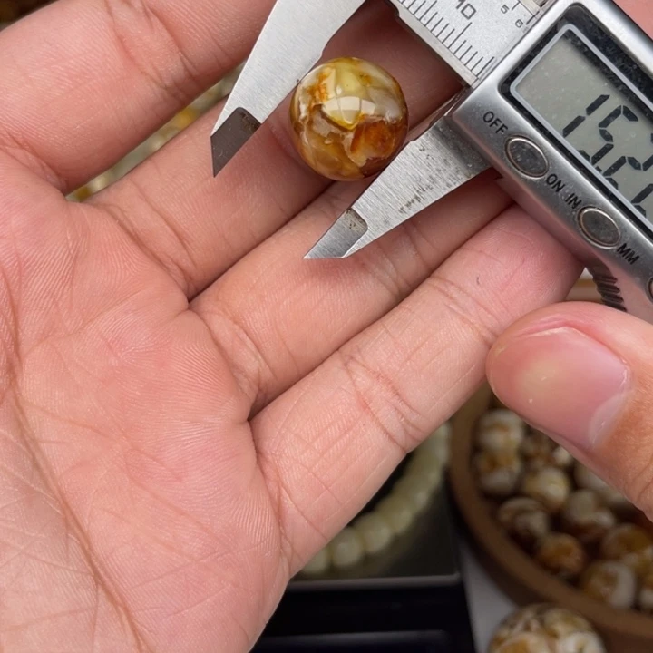 未镶嵌琥珀裸石03号