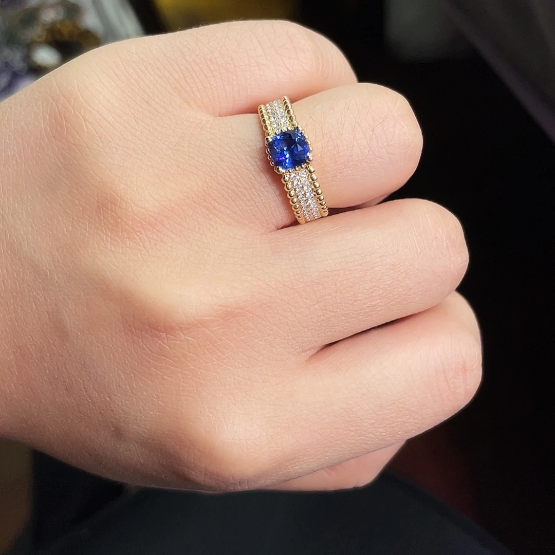 蓝宝石戒指18K金镶嵌