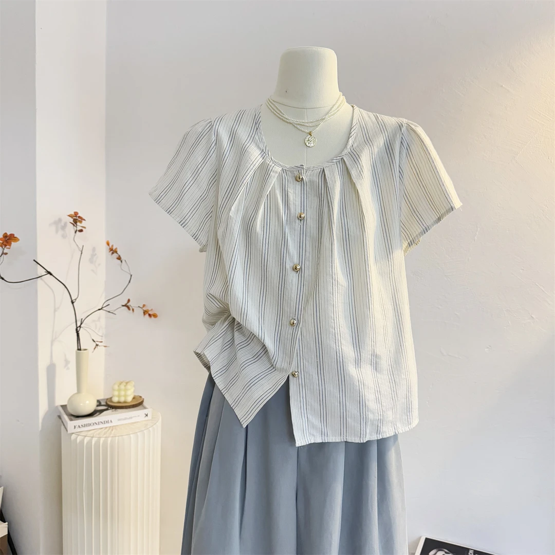 法式圆领单排扣条纹短袖衬衫女2025夏设计感宽松减龄韩系小衫上衣