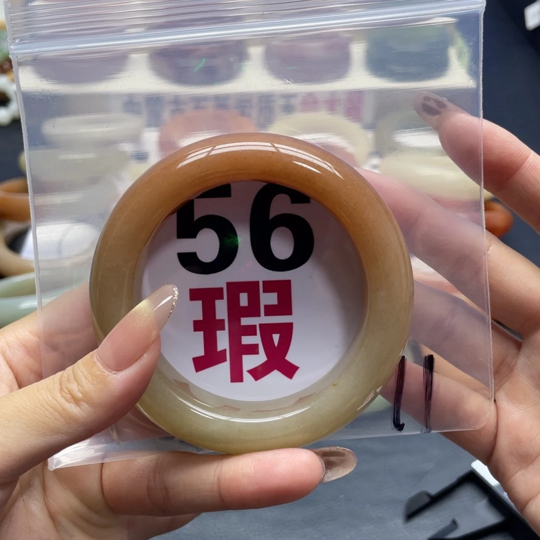 未镶嵌手镯石英质玉