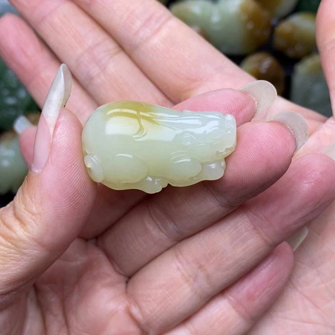 和田玉未镶嵌挂件