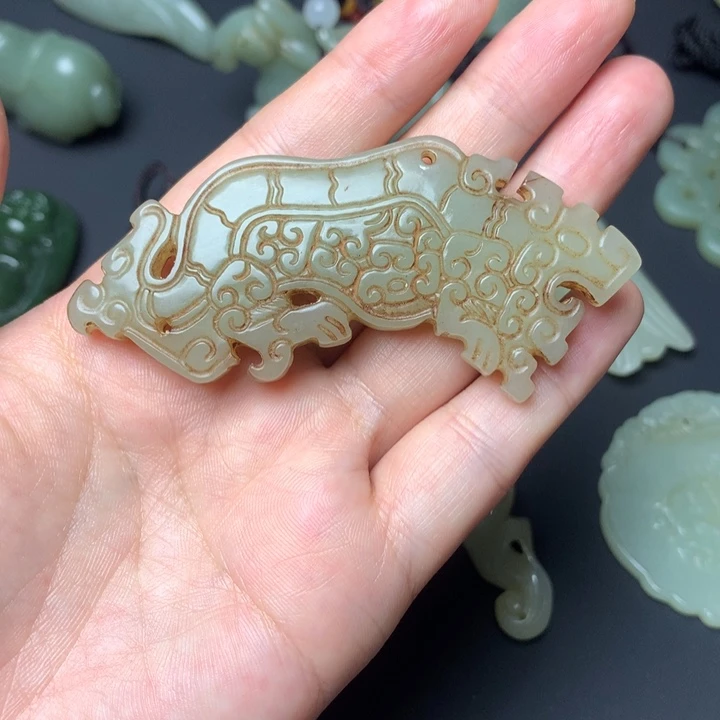 和田玉颈饰未镶嵌