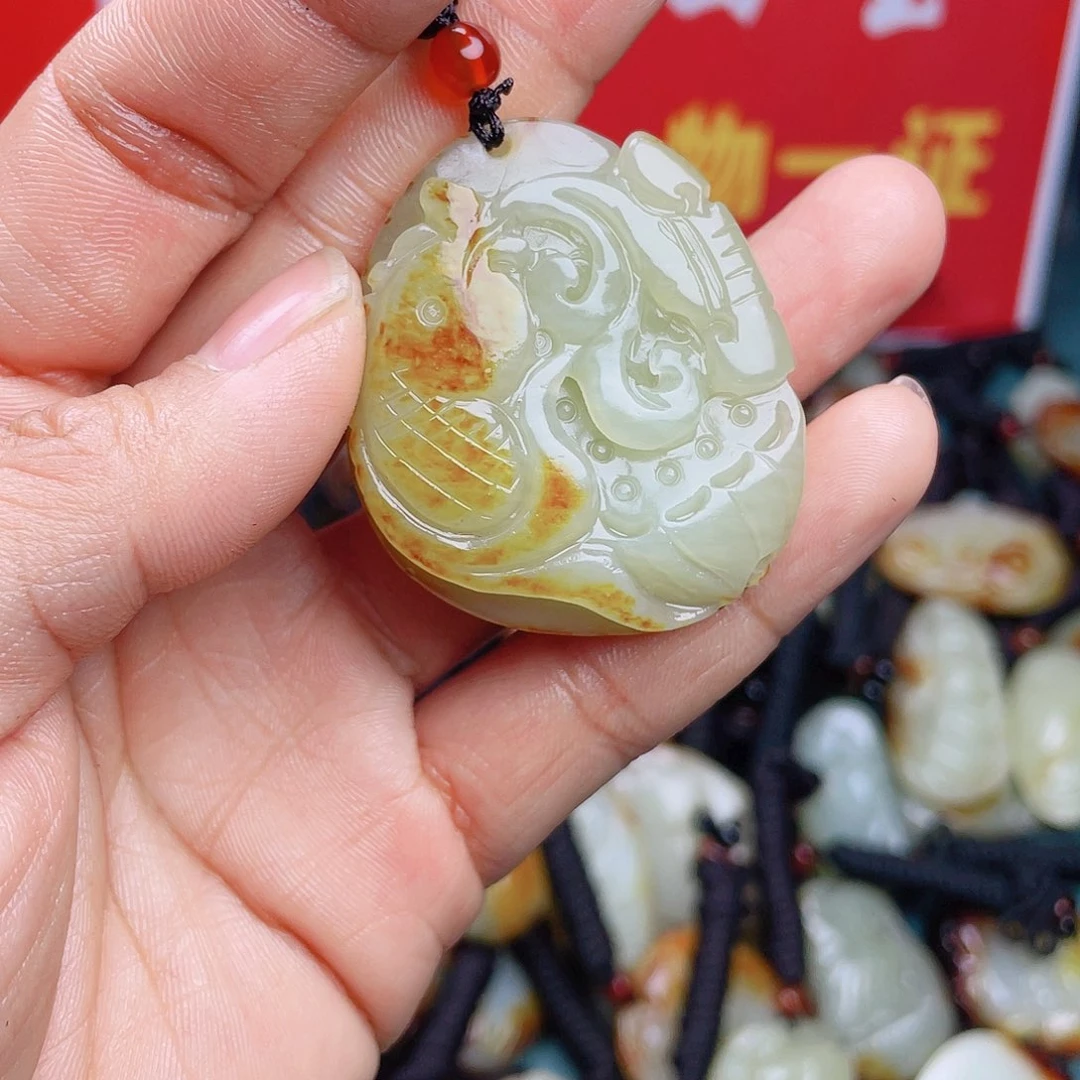 和田玉颈饰未镶嵌