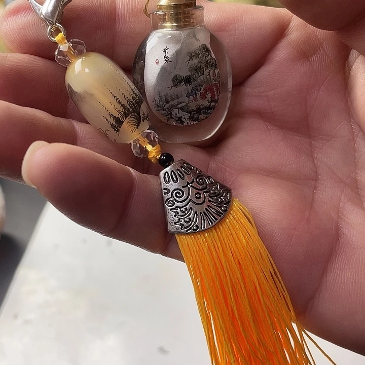 谢***有机玻璃内画鼻烟壶内画水晶吊坠