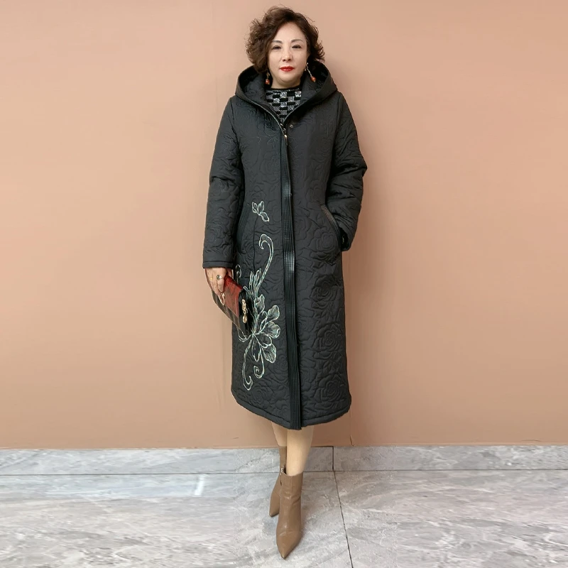H秋冬新款中年妈妈中长款棉衣2025显瘦大码时尚洋气带帽绣花棉服
