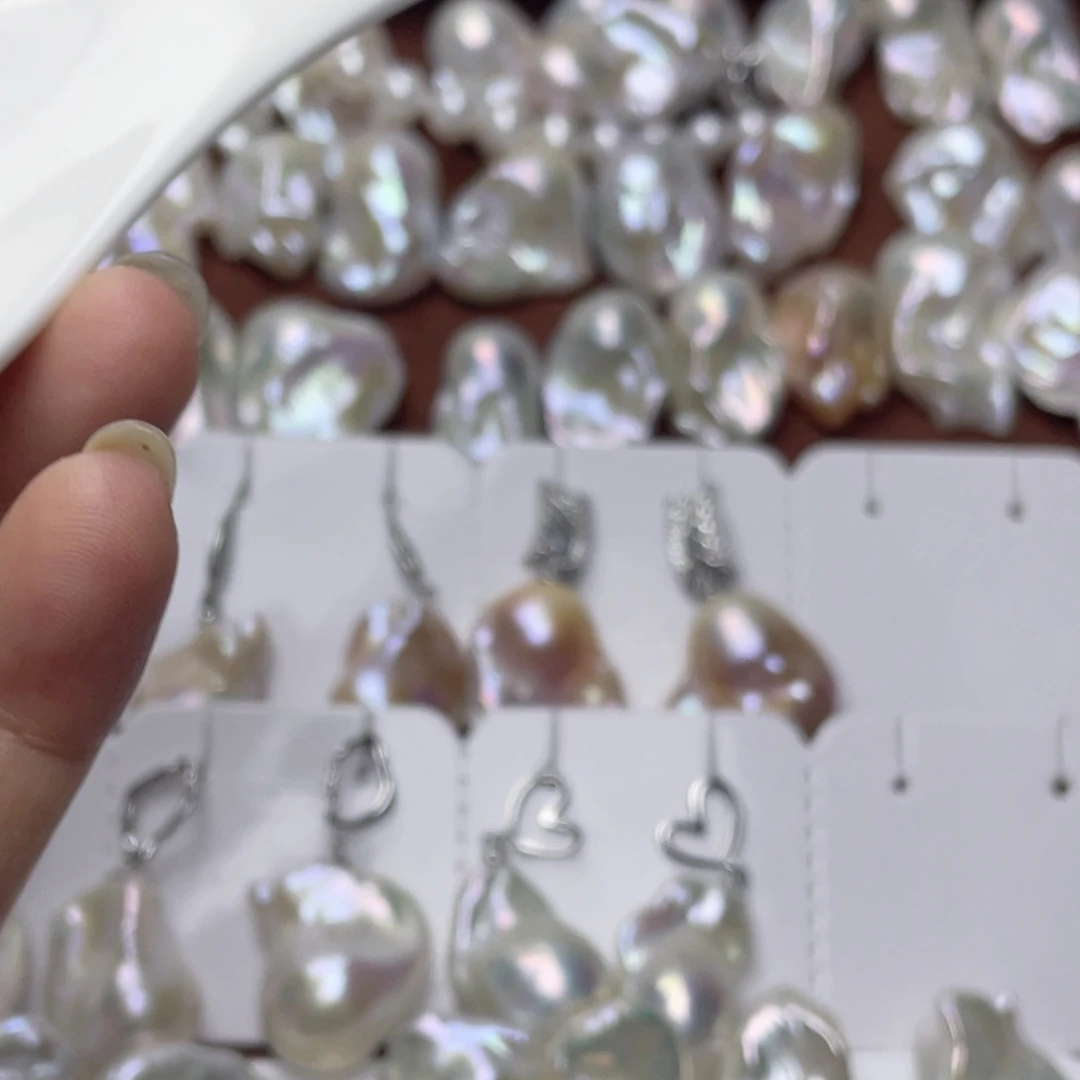 亦***冰淡水珍珠颈饰未镶嵌