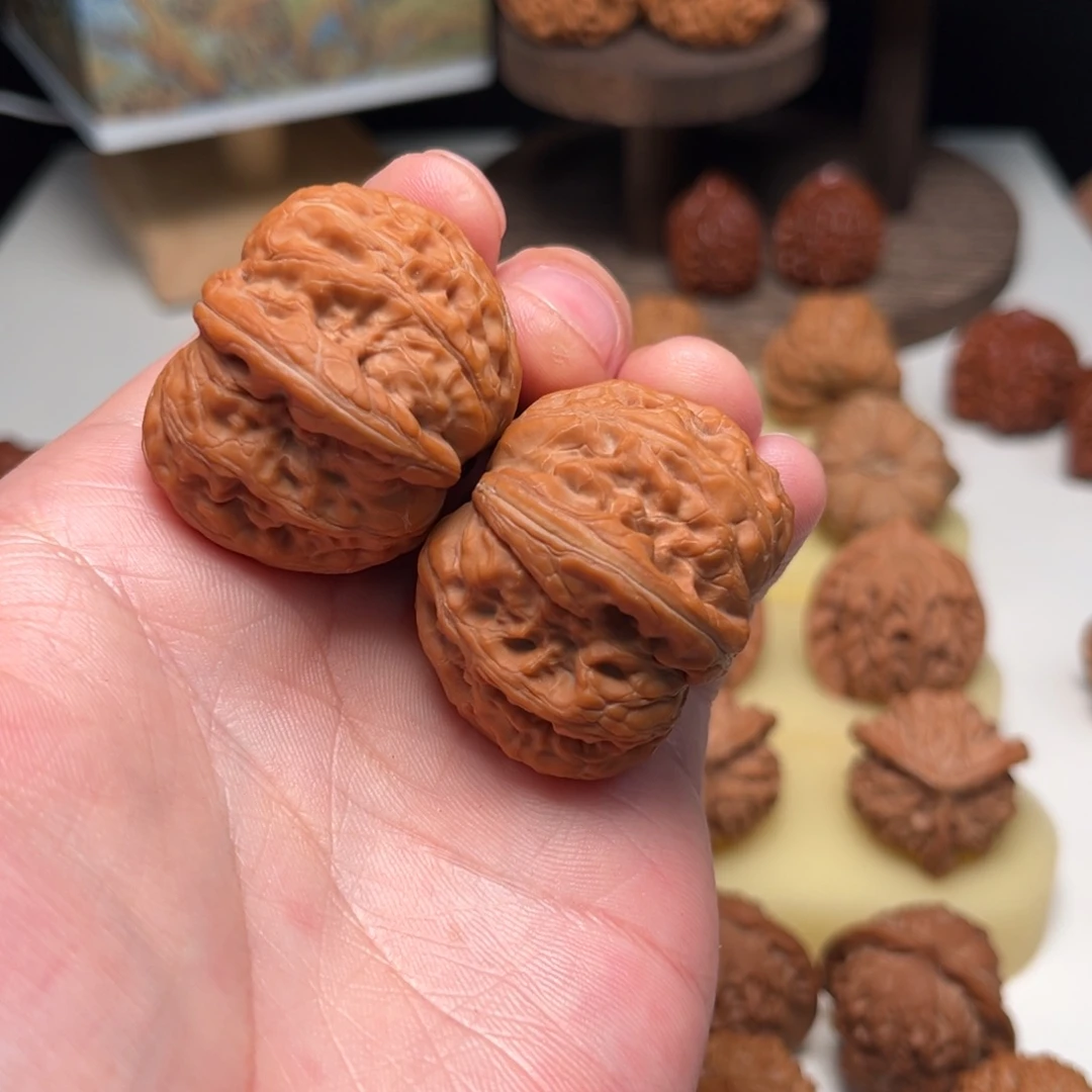 诸***遂文玩核桃吊坠42平谷元宝