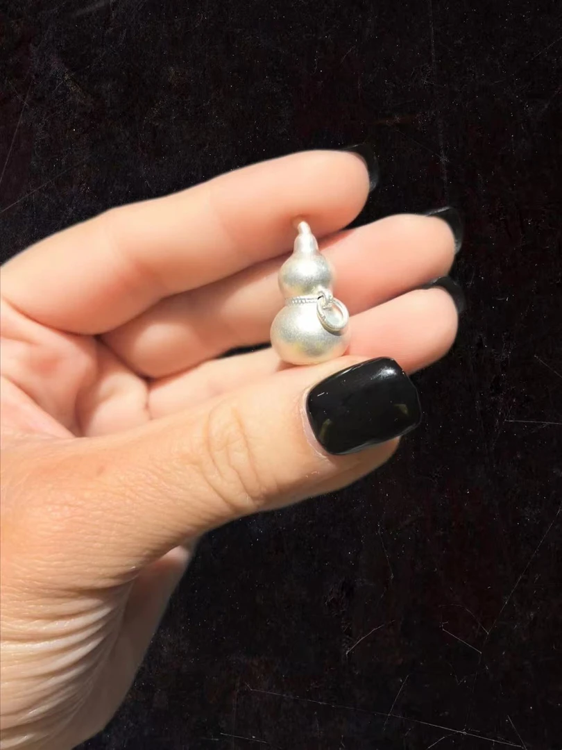 吊坠足银 福记 （银一生） 09  足银实心葫芦吊坠 送吊坠绳