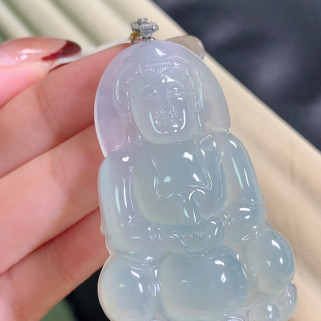 翡翠18K金镶嵌颈饰观音