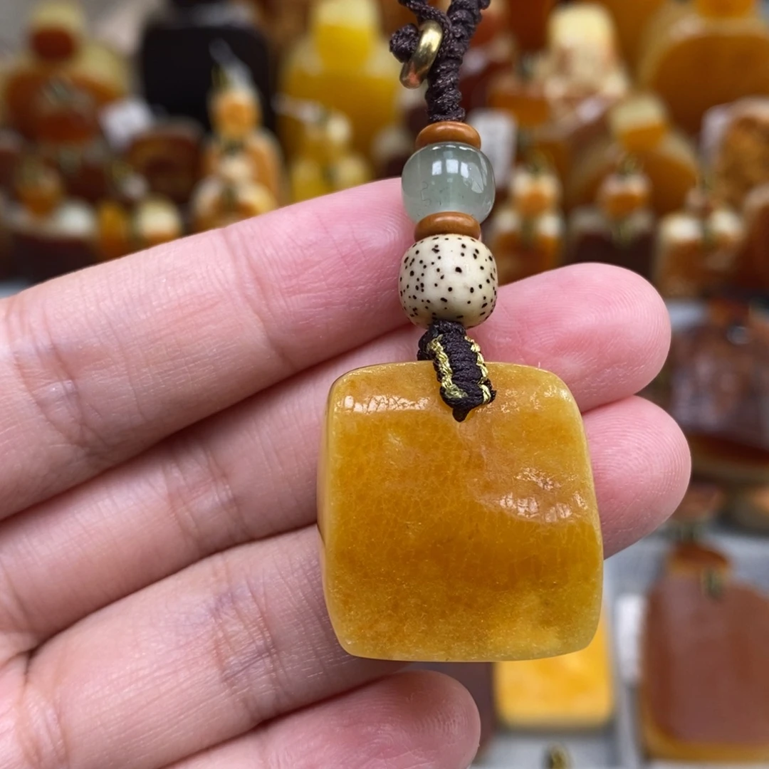 蜜蜡未镶嵌珠宝奇石