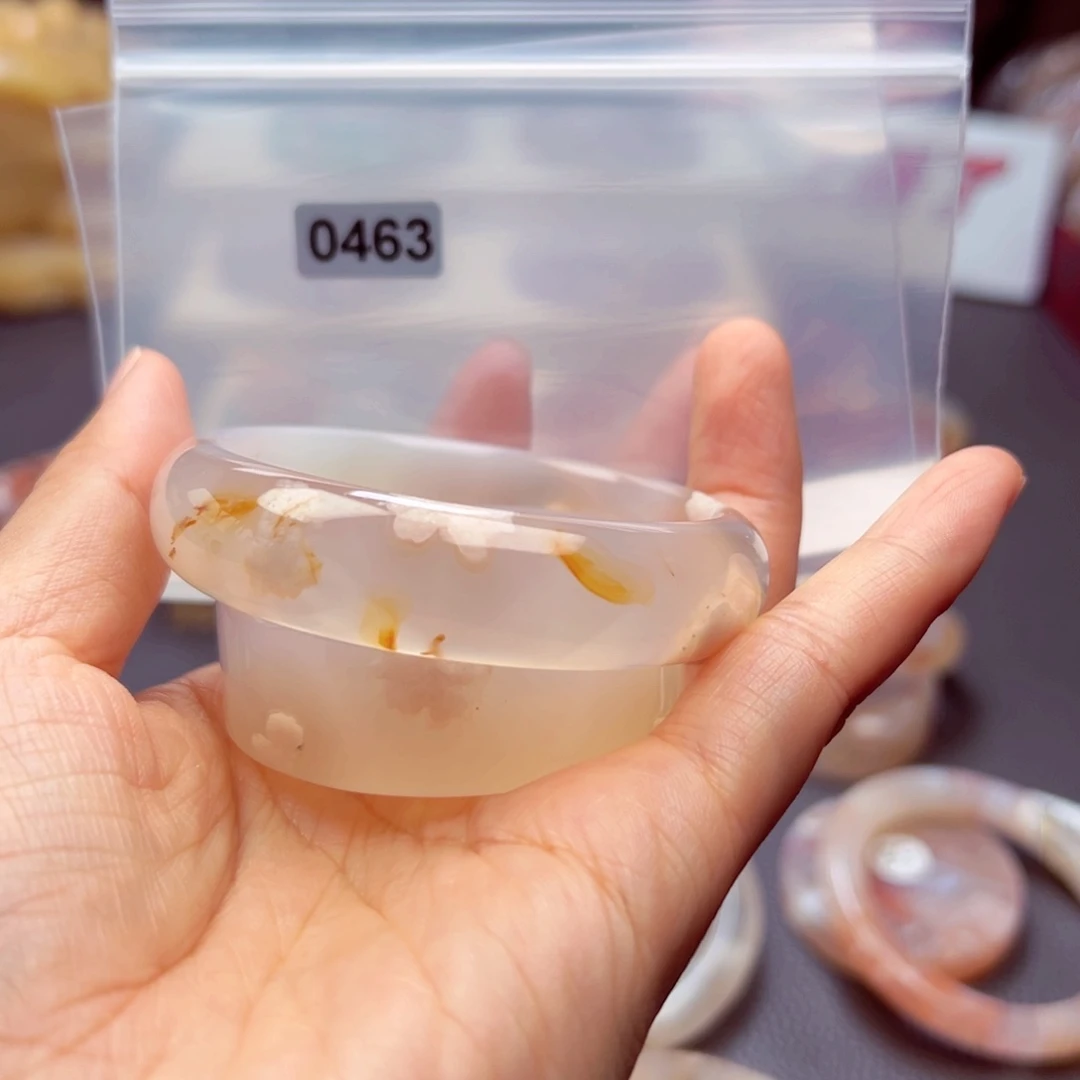 玛瑙/玉髓手镯未镶嵌梅***恼