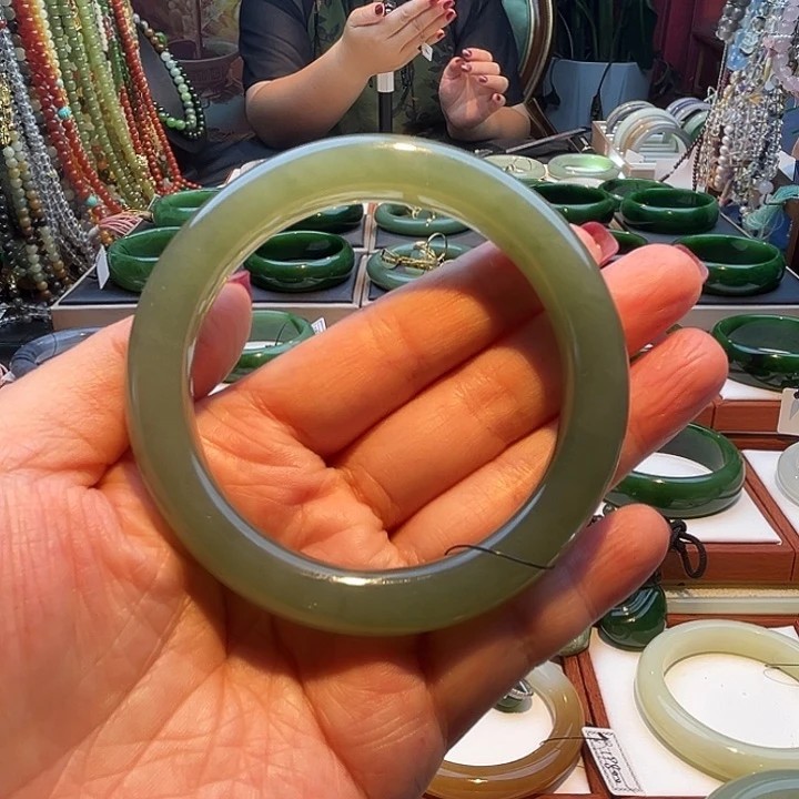 和田玉手镯未镶嵌晴水60圈口