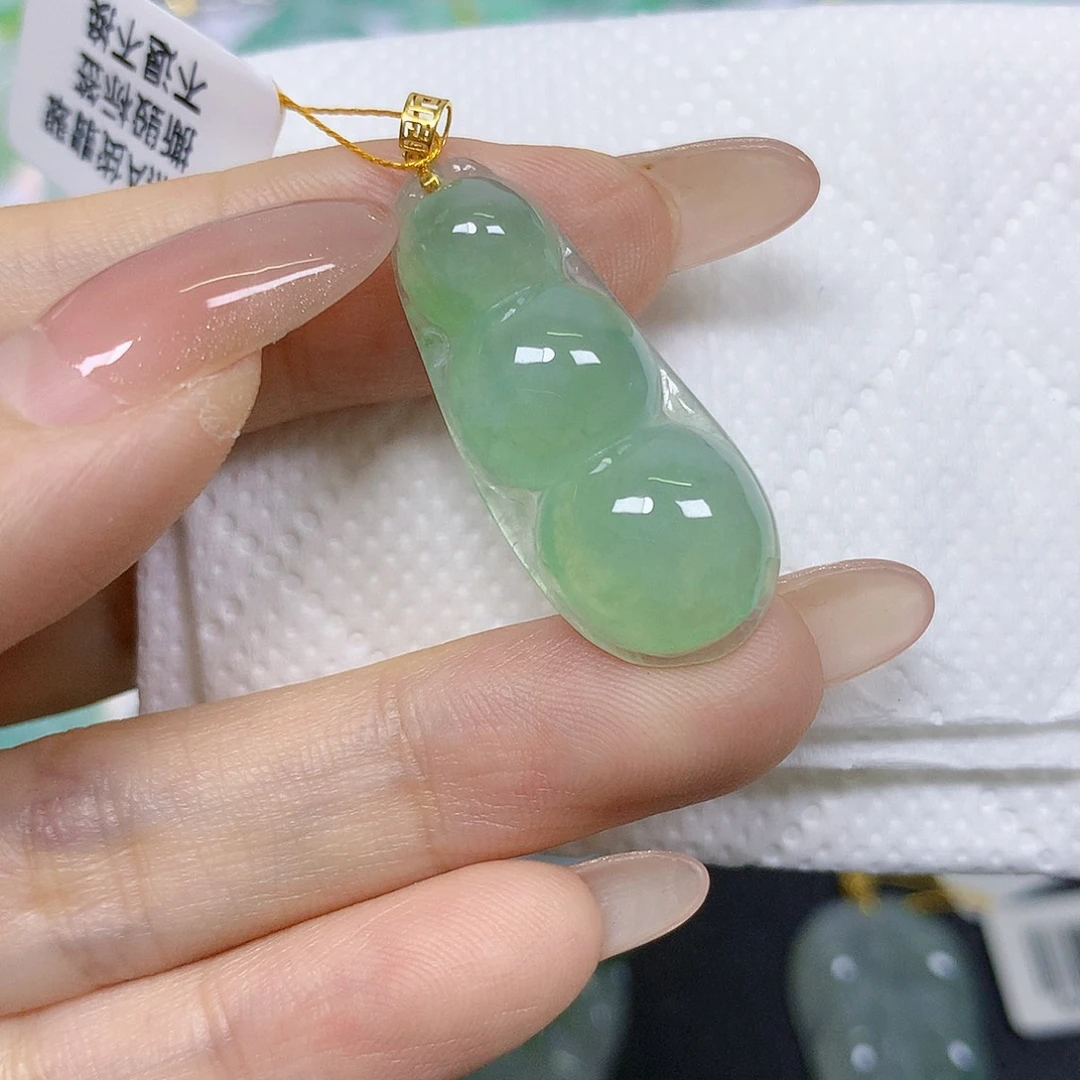 颈饰18K金镶嵌翡翠挂件
