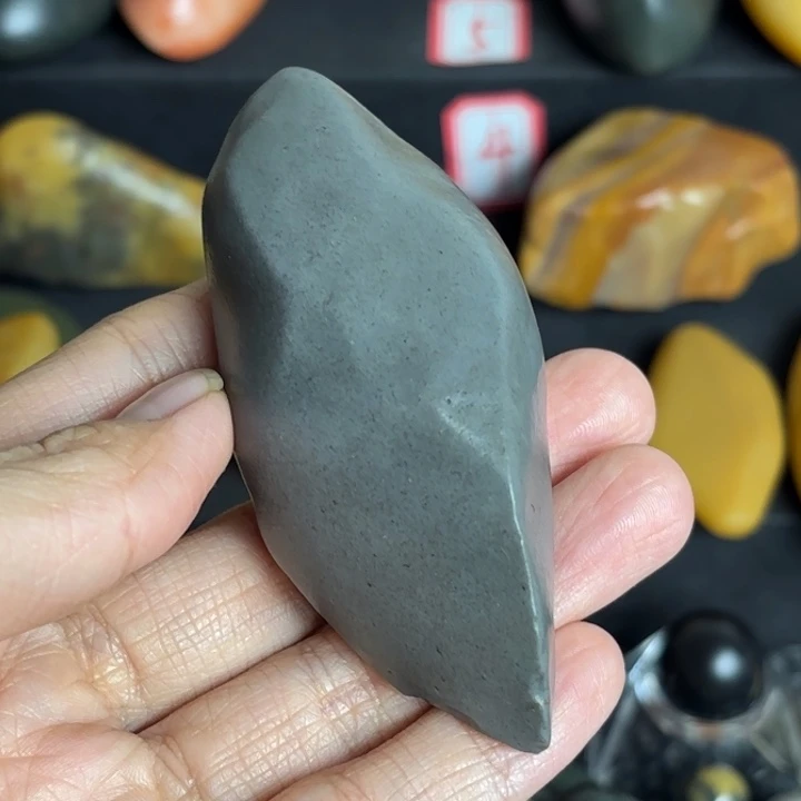 开播来放漏泥石了