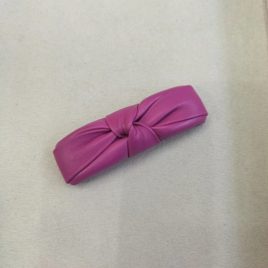 A562玫粉色皮皮蝴蝶结掰掰夹