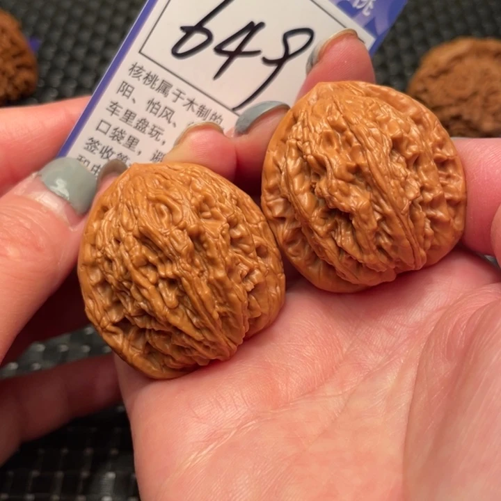 文玩核桃吊坠38虎头649